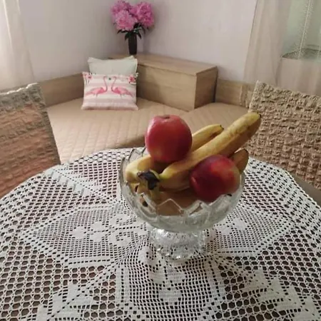 Lovely In With Garden And Garage Appartamento *