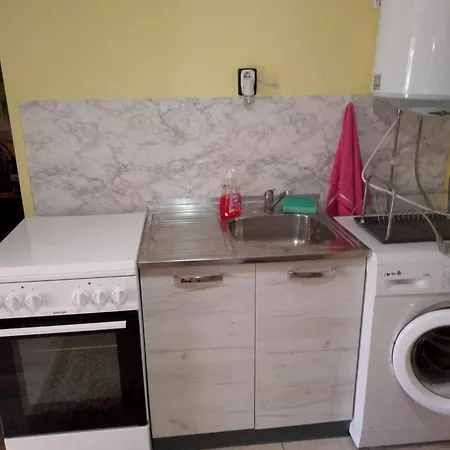 Lovely In With Garden And Garage Appartamento *
