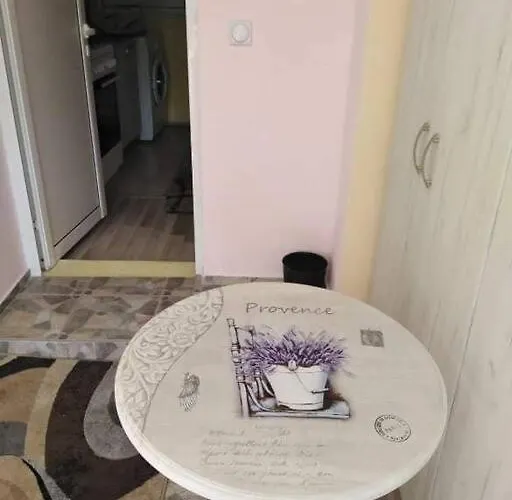 Lovely In With Garden And Garage * Dragoman