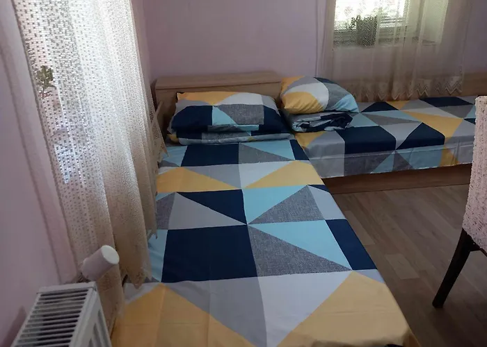 Daire Lovely In With Garden And Garage *